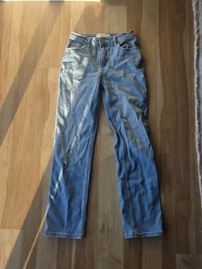 Hollister | High-Rise Straight Jeans | Light Wash